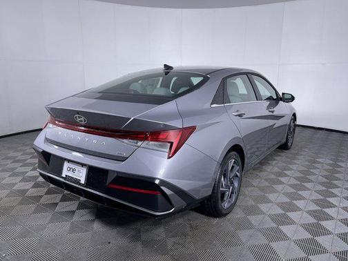 2026 Hyundai ELANTRA HEV Limited