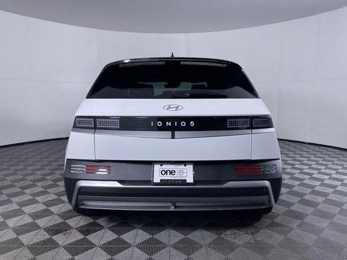 2025 Hyundai IONIQ 5 SEL