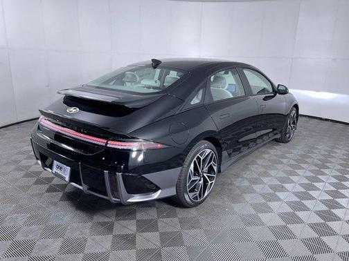 2025 Hyundai IONIQ 6 SEL