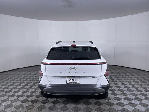 Atlas White 2026 Hyundai KONA SEL Premium