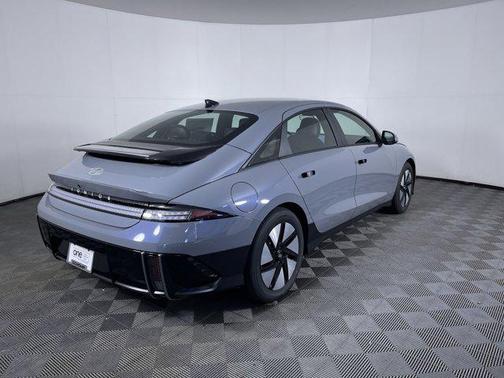 2025 Hyundai IONIQ 6 SE