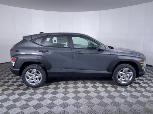 Ecotronic Gray Pearl 2026 Hyundai KONA SE