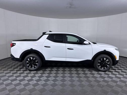 Atlas White 2027 Hyundai SANTA CRUZ SE