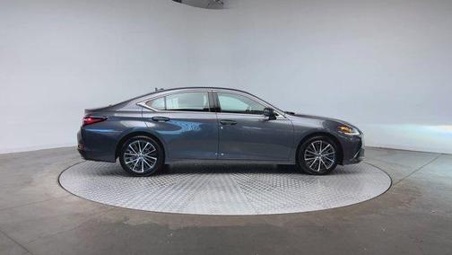 2022 Lexus ES 350 Base