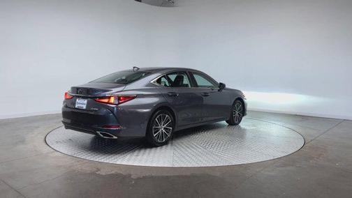 2022 Lexus ES 350 Base