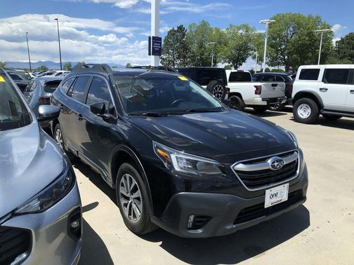 Crystal Black Silica 2022 Subaru Outback Premium