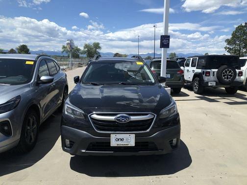 Crystal Black Silica 2022 Subaru Outback Premium