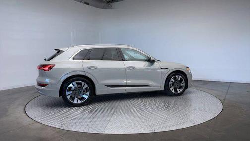 2022 Audi e-tron Premium