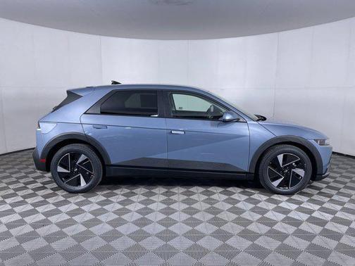 2025 Hyundai IONIQ 5 SE