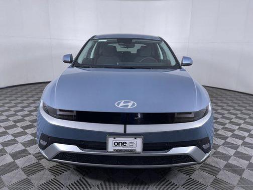 2025 Hyundai IONIQ 5 SE