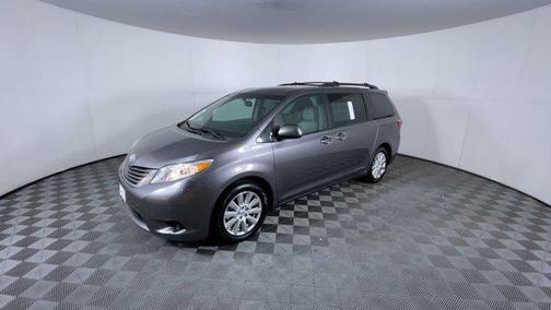 2017 Toyota Sienna LE