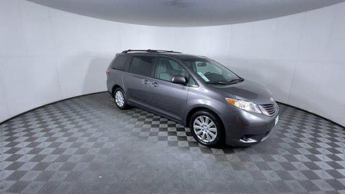 2017 Toyota Sienna LE