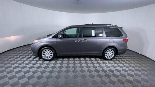 2017 Toyota Sienna LE