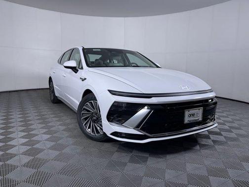 2025 Hyundai SONATA Hybrid SE