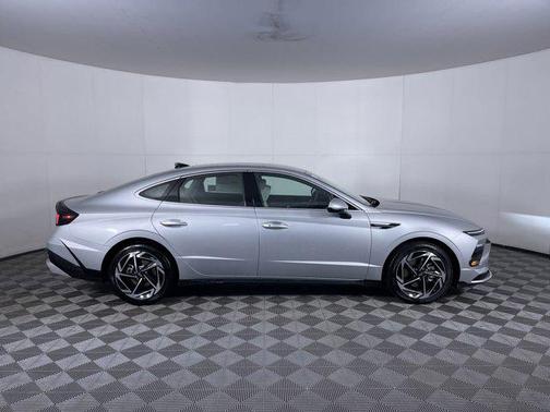 Aero Silver 2026 Hyundai SONATA SEL