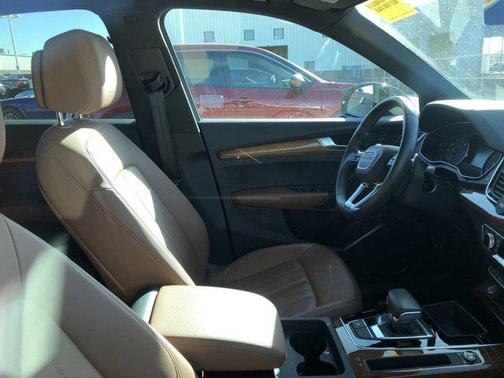 2023 Audi Q5 45 S line Premium