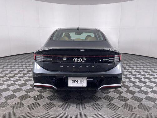 2024 Hyundai SONATA Hybrid Limited