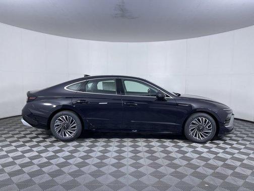 2026 Hyundai SONATA Hybrid SE