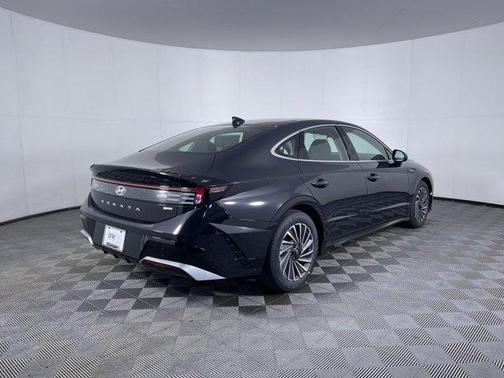 2026 Hyundai SONATA Hybrid SE