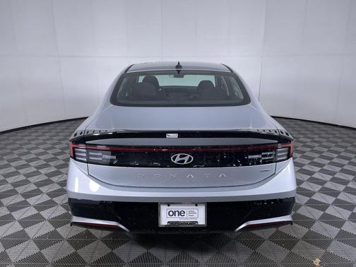 Aero Silver 2026 Hyundai SONATA SEL