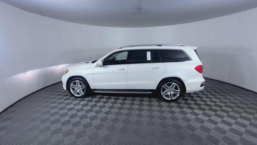White 2016 Mercedes-Benz GL-Class 4MATIC