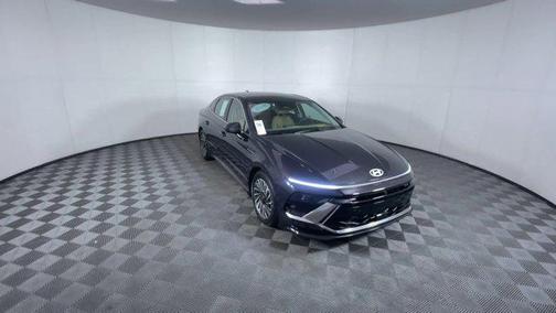 2024 Hyundai SONATA Hybrid Limited