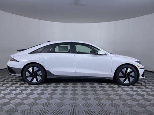 2025 Hyundai IONIQ 6 SE