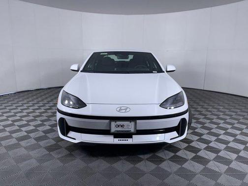2025 Hyundai IONIQ 6 SE