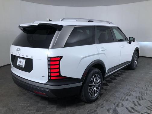 Creamy White Pearl 2026 Hyundai PALISADE SEL Premium