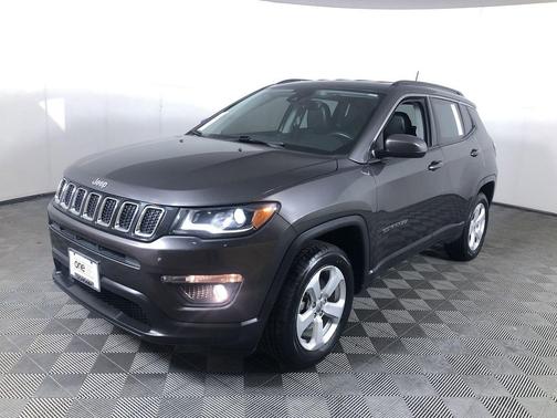 Granite Crystal Metallic Clearcoat 2018 Jeep Compass Latitude