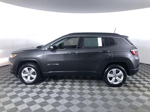 Granite Crystal Metallic Clearcoat 2018 Jeep Compass Latitude