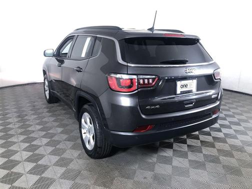 Granite Crystal Metallic Clearcoat 2018 Jeep Compass Latitude