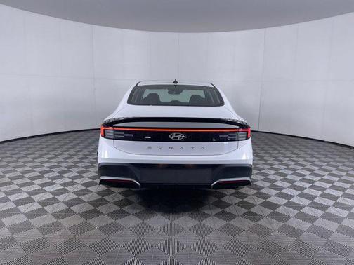 2025 Hyundai SONATA SE