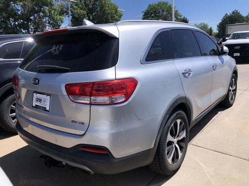 2016 Kia Sorento EX