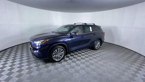 2021 Toyota Highlander Hybrid Platinum