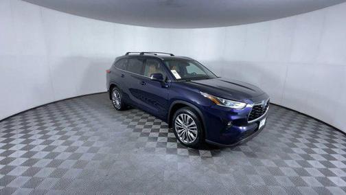 2021 Toyota Highlander Hybrid Platinum