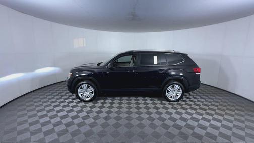 Deep Black Pearl 2019 Volkswagen Atlas 3.6L SE w/Technology