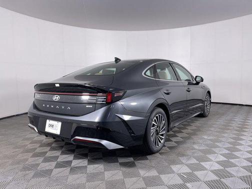 2024 Hyundai SONATA Hybrid Limited