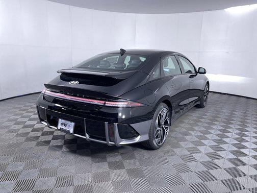 2025 Hyundai IONIQ 6 Limited