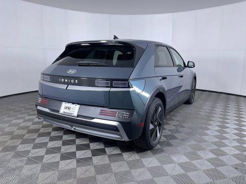 2025 Hyundai IONIQ 5 SE