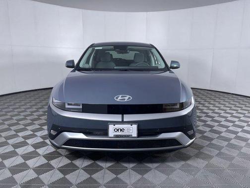2025 Hyundai IONIQ 5 SE