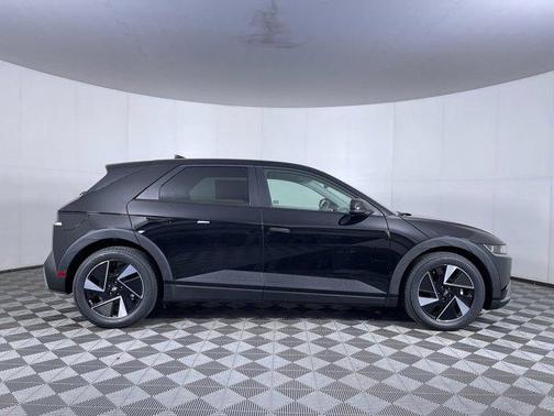 2025 Hyundai IONIQ 5 SE