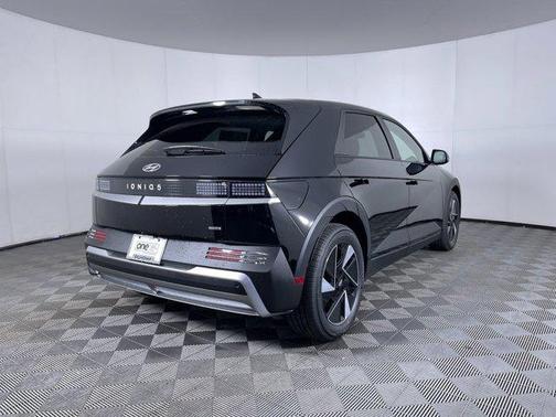 2025 Hyundai IONIQ 5 SE