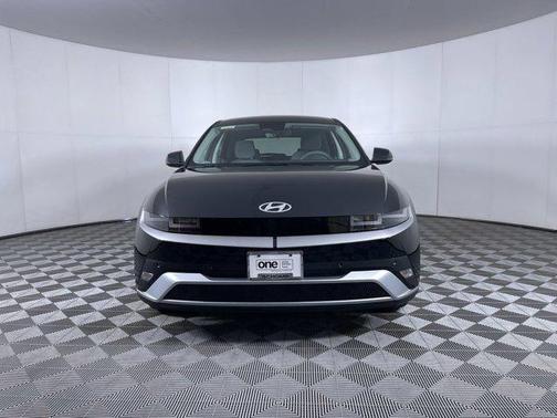 2025 Hyundai IONIQ 5 SE