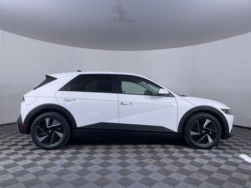 2025 Hyundai IONIQ 5 SE