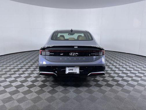 2024 Hyundai SONATA Hybrid Limited