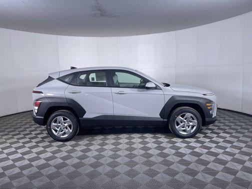 Cyber Gray Metallic 2026 Hyundai KONA SE