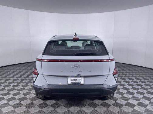 Cyber Gray Metallic 2026 Hyundai KONA SE