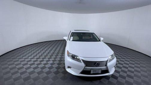 2015 Lexus ES 300h Base