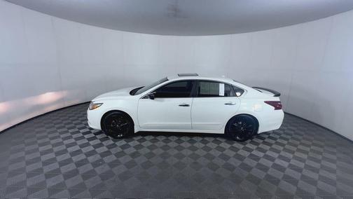 Pearl White 2018 Nissan Altima 2.5 SR